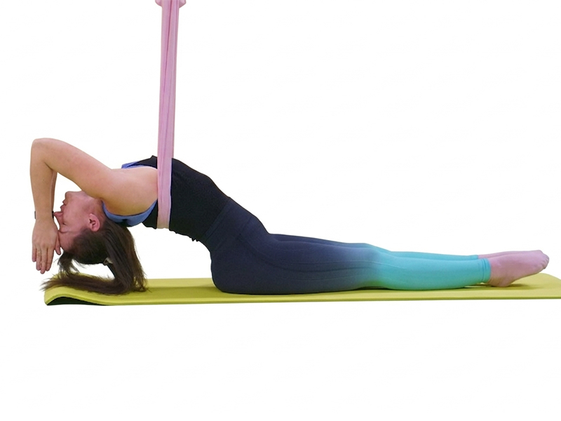 Soft Aerial Rücken Yoga